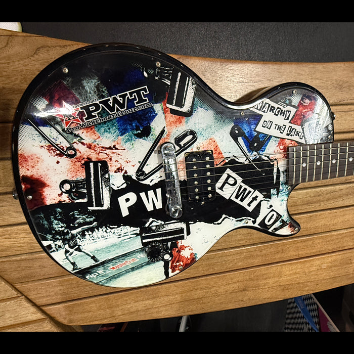 2007 MasterCraft Pro Wakeboard Tour Epiphone Trophy Guitar with Case – Rare PWT Memorabilia