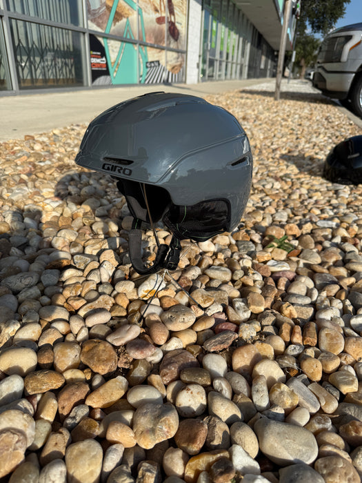 GIRO Neo Helmet - Gloss Charcoal