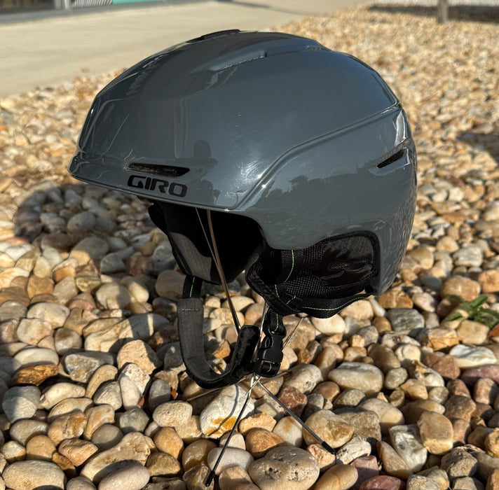 GIRO Neo Helmet - Gloss Charcoal