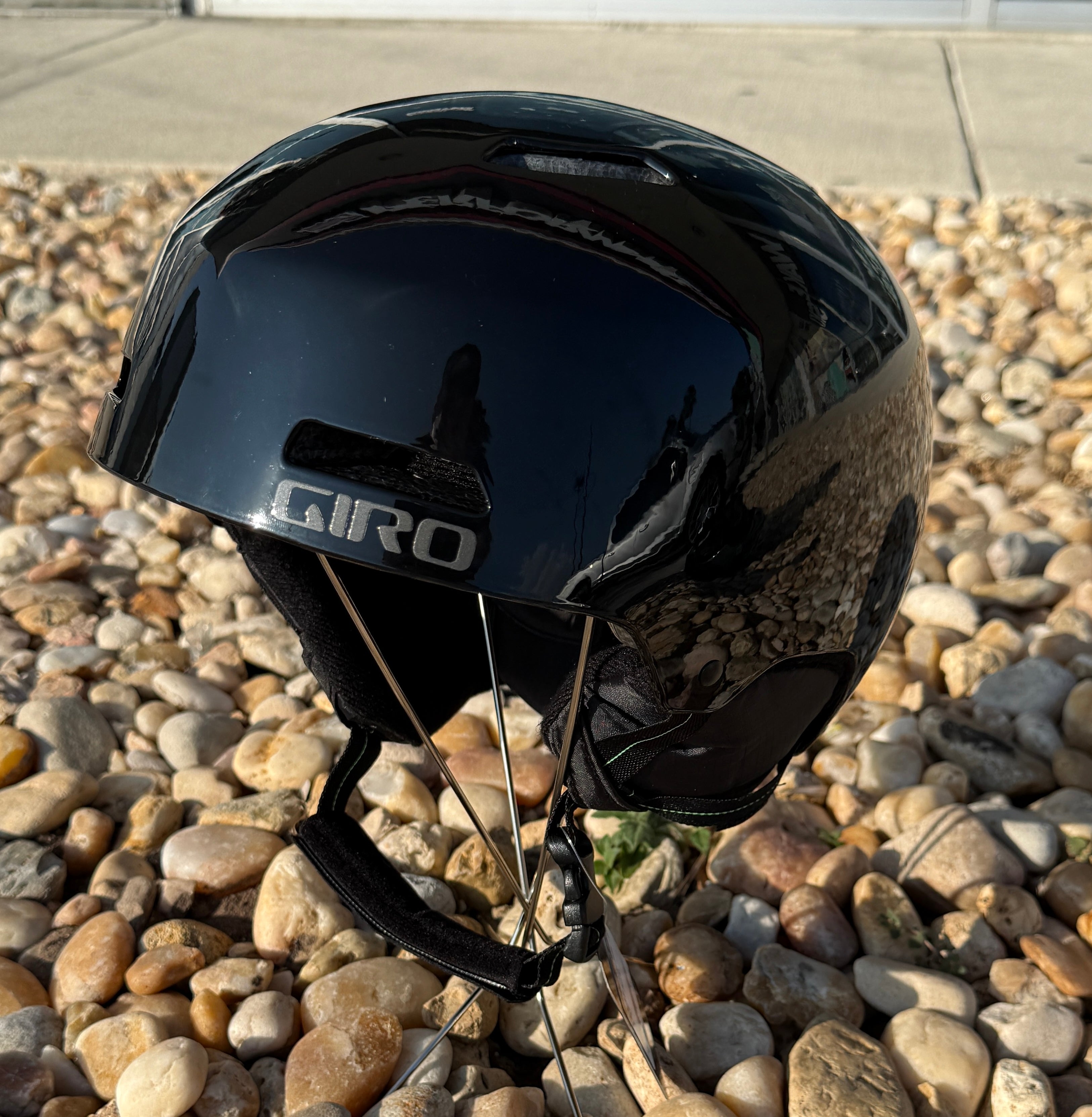 GIRO Ledge FS Helmet Gloss Black — Performance Ski & Surf