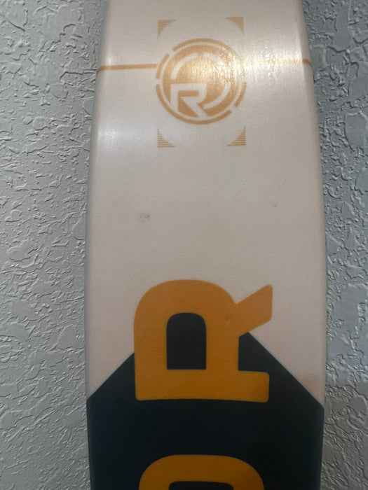 Radar 2025 Vapor Pro Build - Alpine 68 (Cosmetic Blemish)