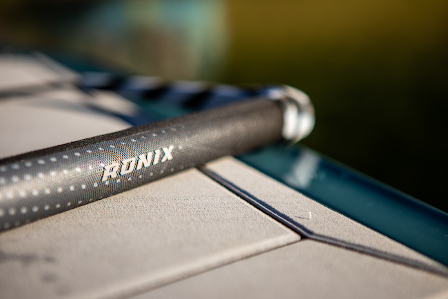 Ronix 2026 One Combo - Hide Grip 1.25 in. Dia. w/80 ft. 5-Sect. R8 Rope - Chrome / Black