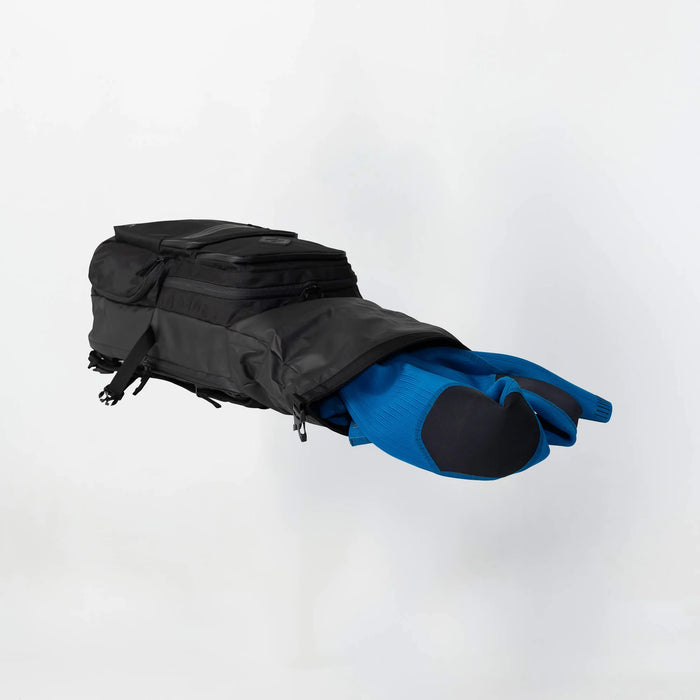 ONeill Odyssey Travler  Backpack 37L Black