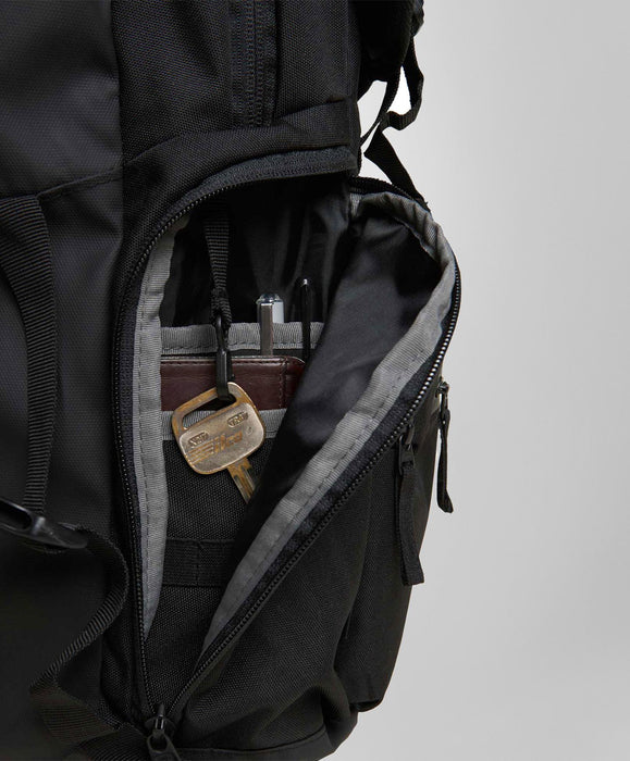 ONeill Odyssey Travler  Backpack 37L Black